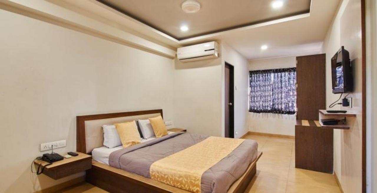 Hotel Manila Ahmedabad Exterior foto