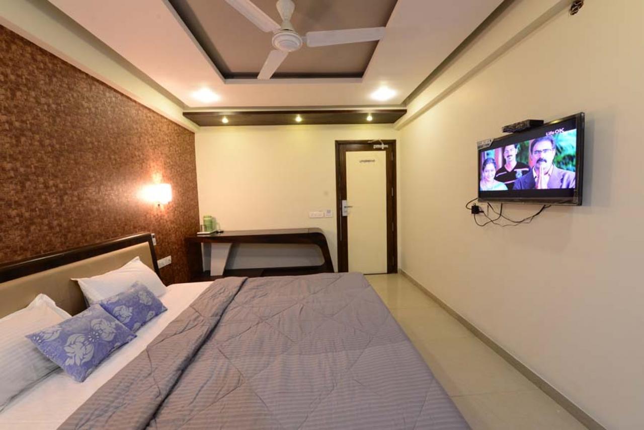Hotel Manila Ahmedabad Exterior foto